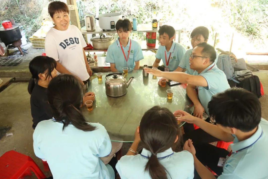 廣東建院三下鄉繪夢實踐隊|最佳“筍友”——與農戶一起采麻竹筍和切片加工