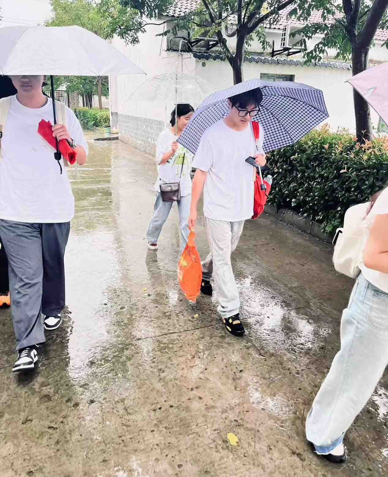 悅齡童夢筑愛行：阜陽師大外院學子的溫情夏日之旅