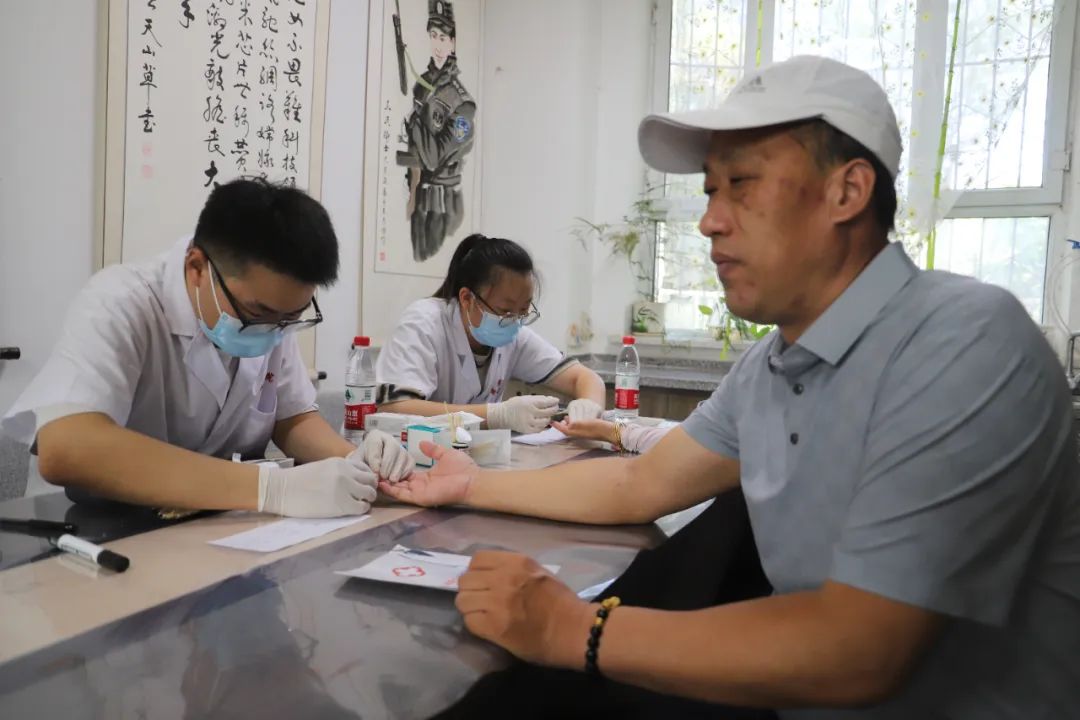 塔里木大學醫學院在五團沙河鎮開展義診活動