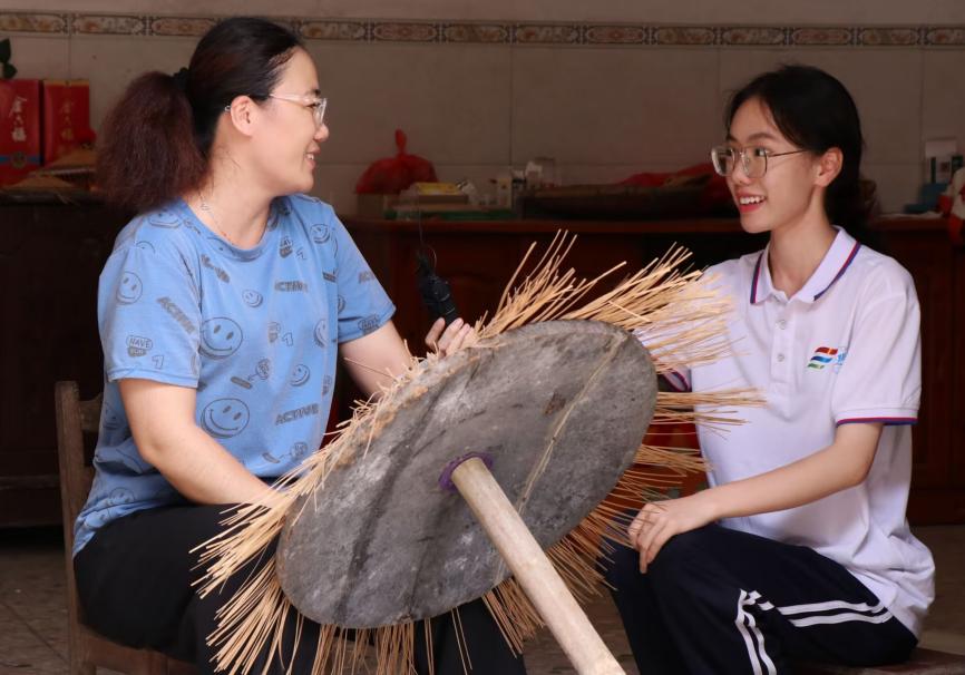 學藝花竹帽，織夢民族情