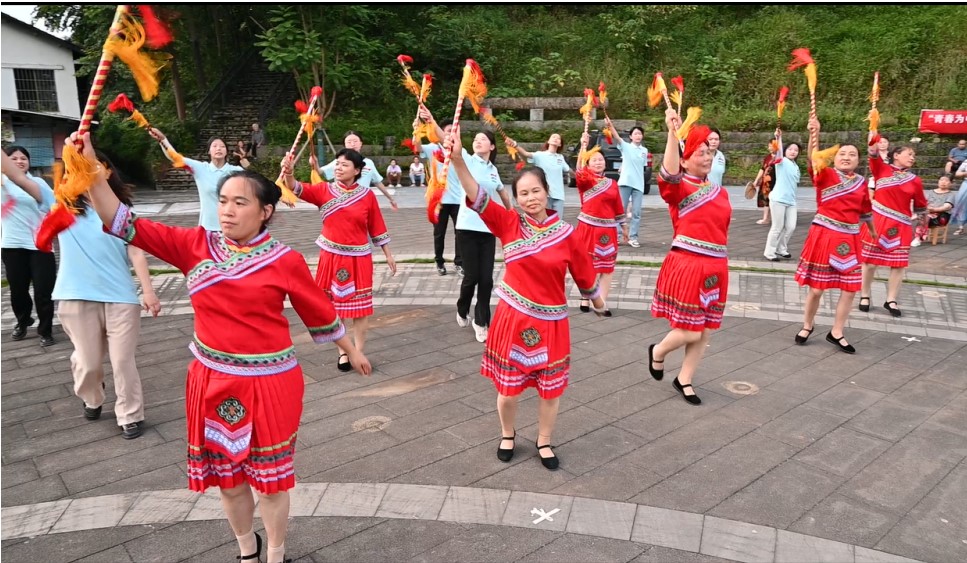 多彩課堂進(jìn)鄉(xiāng)村，文化振興有你我